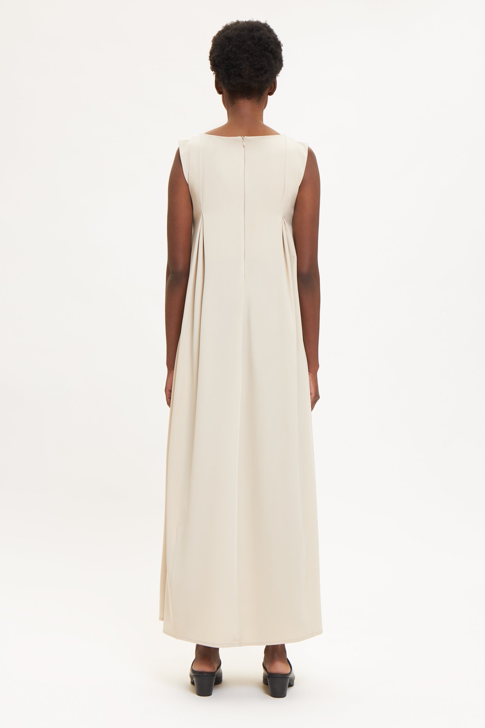 S23.W.DR102.SND BACK