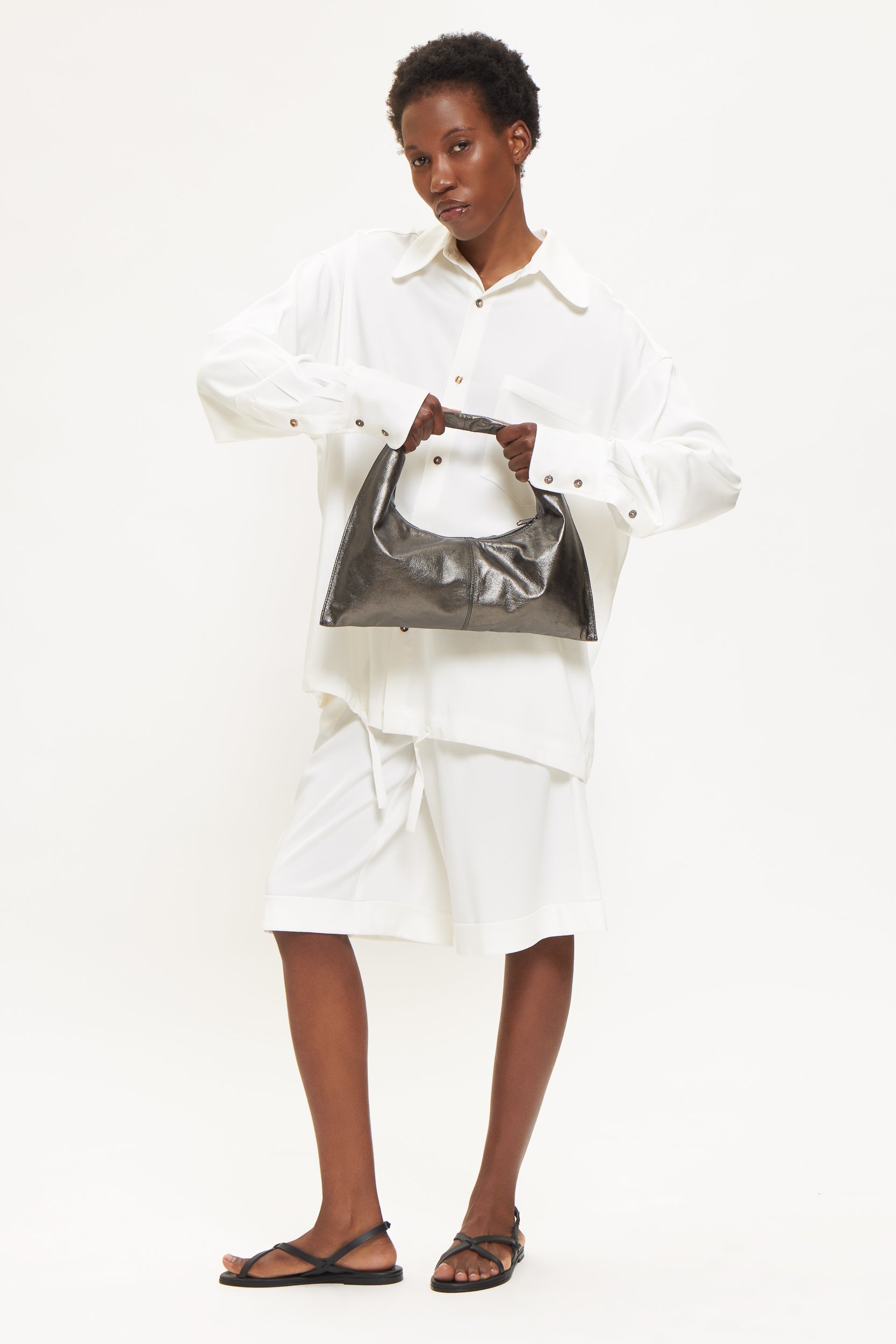 0.M.JA09113.WHI cross over acc