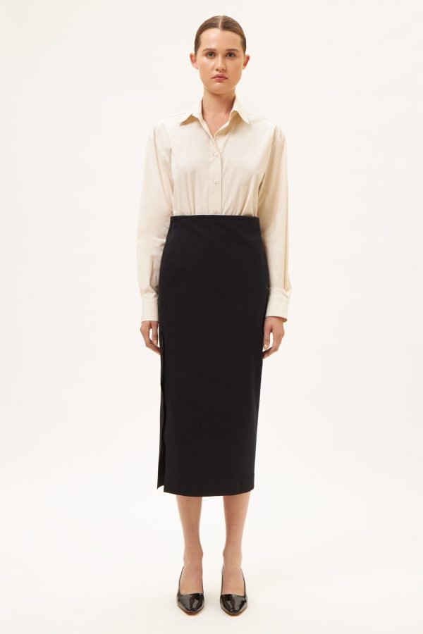 Εφαρμοστή μαύρη μίντι φούστα