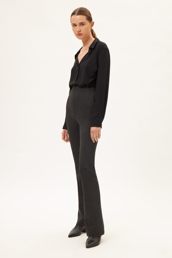 Εφαρμοστό παντελόνι καμπάνα γκρι