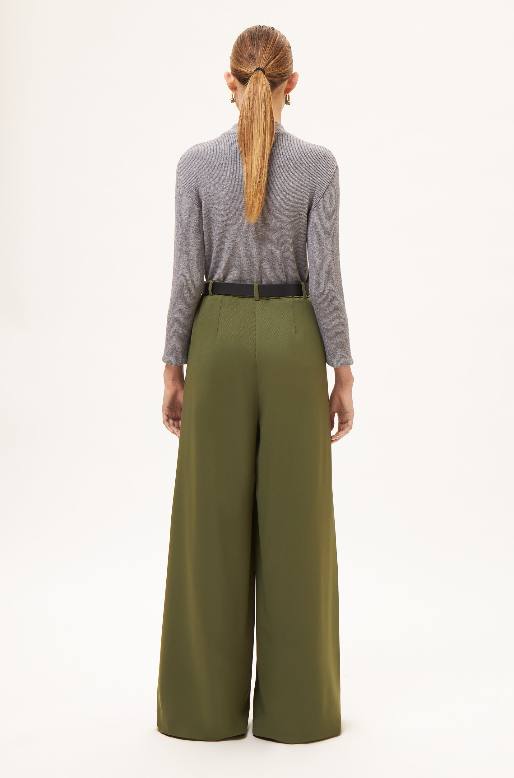 AOS Essential Knit Top Crafted from Viscose Grey Melange with wide legged pants