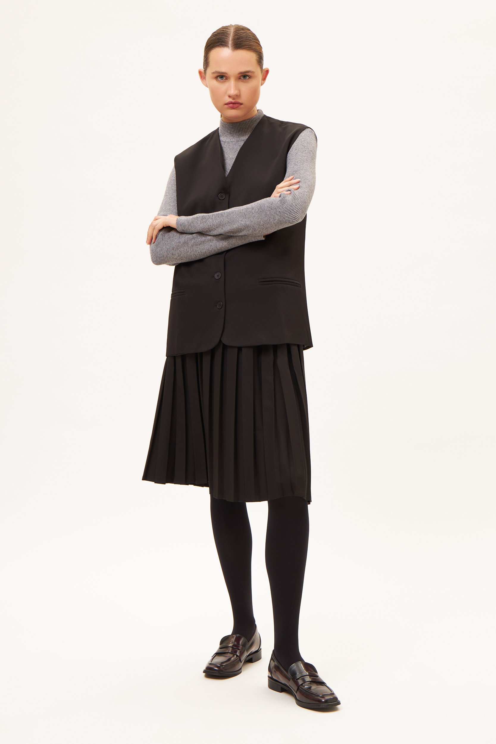 AOS Plisse Midi Skirt black