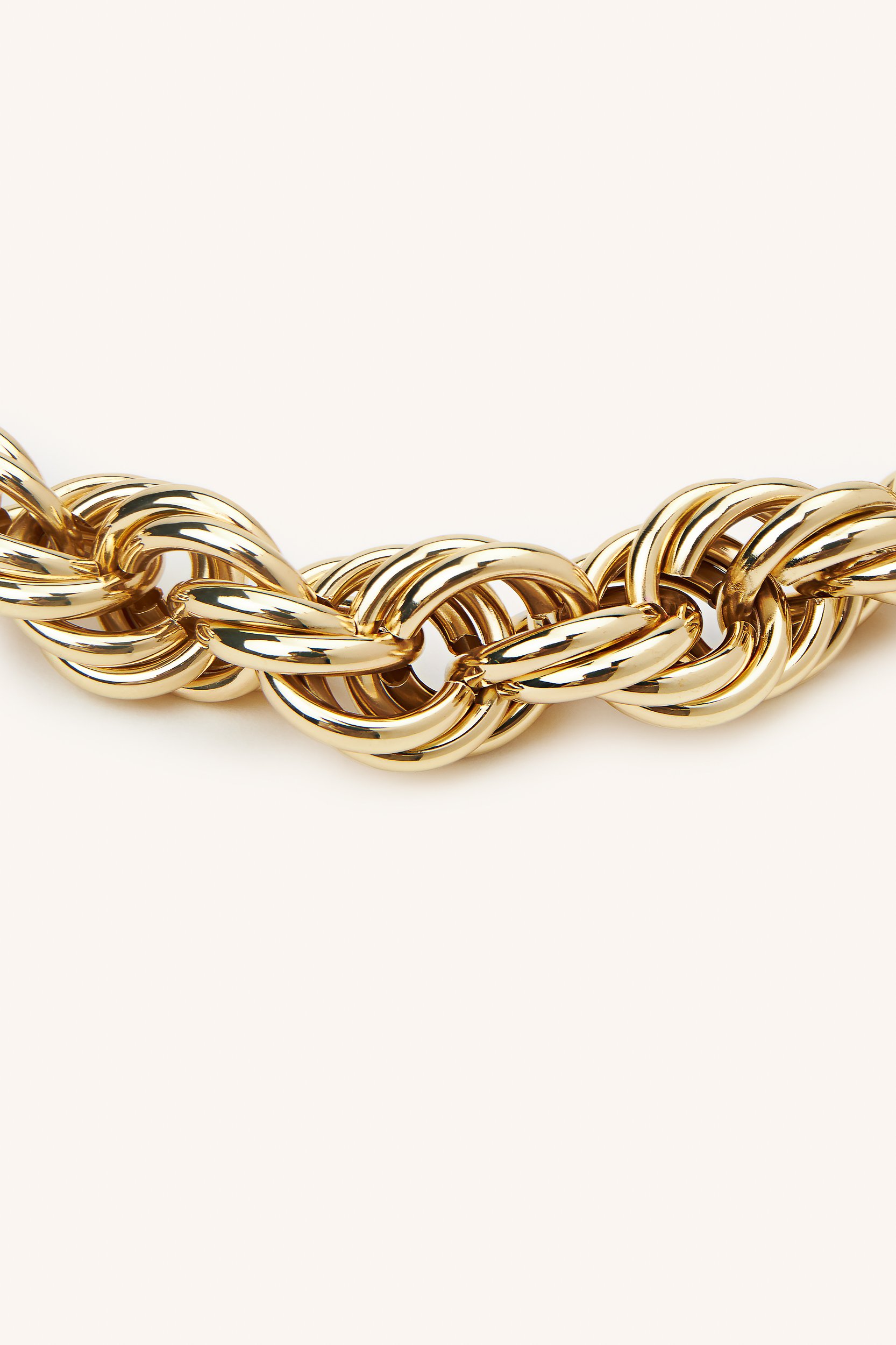 2025aprilaosstills0244